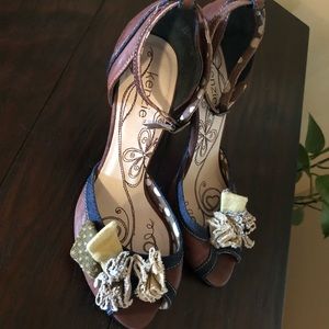 🎉SALE 30% OFF LISTED PRICE Adorable Kenzie Heels